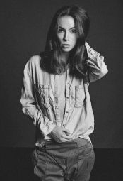 Model Charleen #22272
