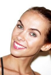 Model Charleen #22272