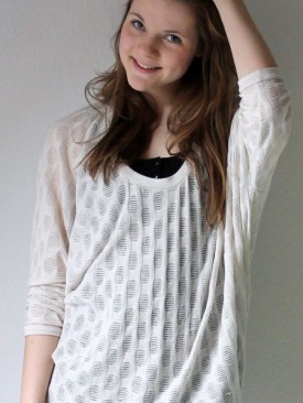 Model Nora