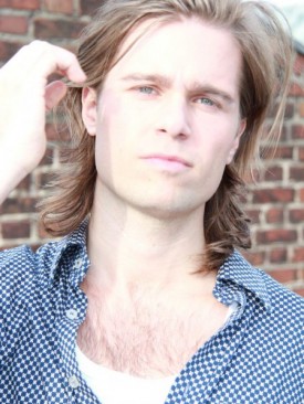 Model Dennis