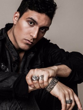 Model Amir