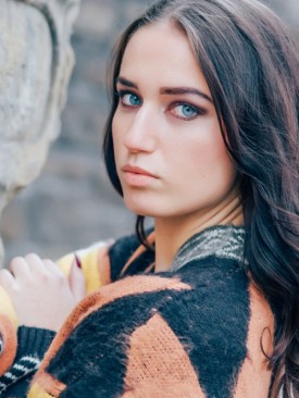 Model Loretta